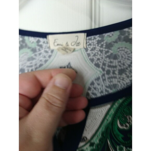 Emi & Joe Short Ruffle Sleeve V Neck Art To Wear Blouse. Size S - Picture 6 of 9